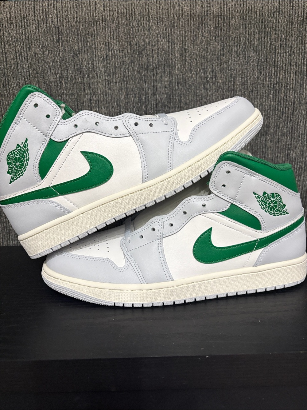 Nike Air Jordan’s 1 Mid Summit White Lucky Green